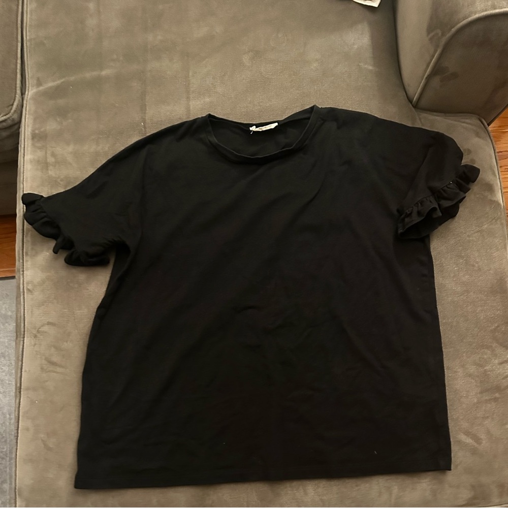 Rachel Parcell Black Tee with Ruffle Sleeves XL